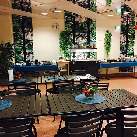 Hostal Godby Vandrarhem *